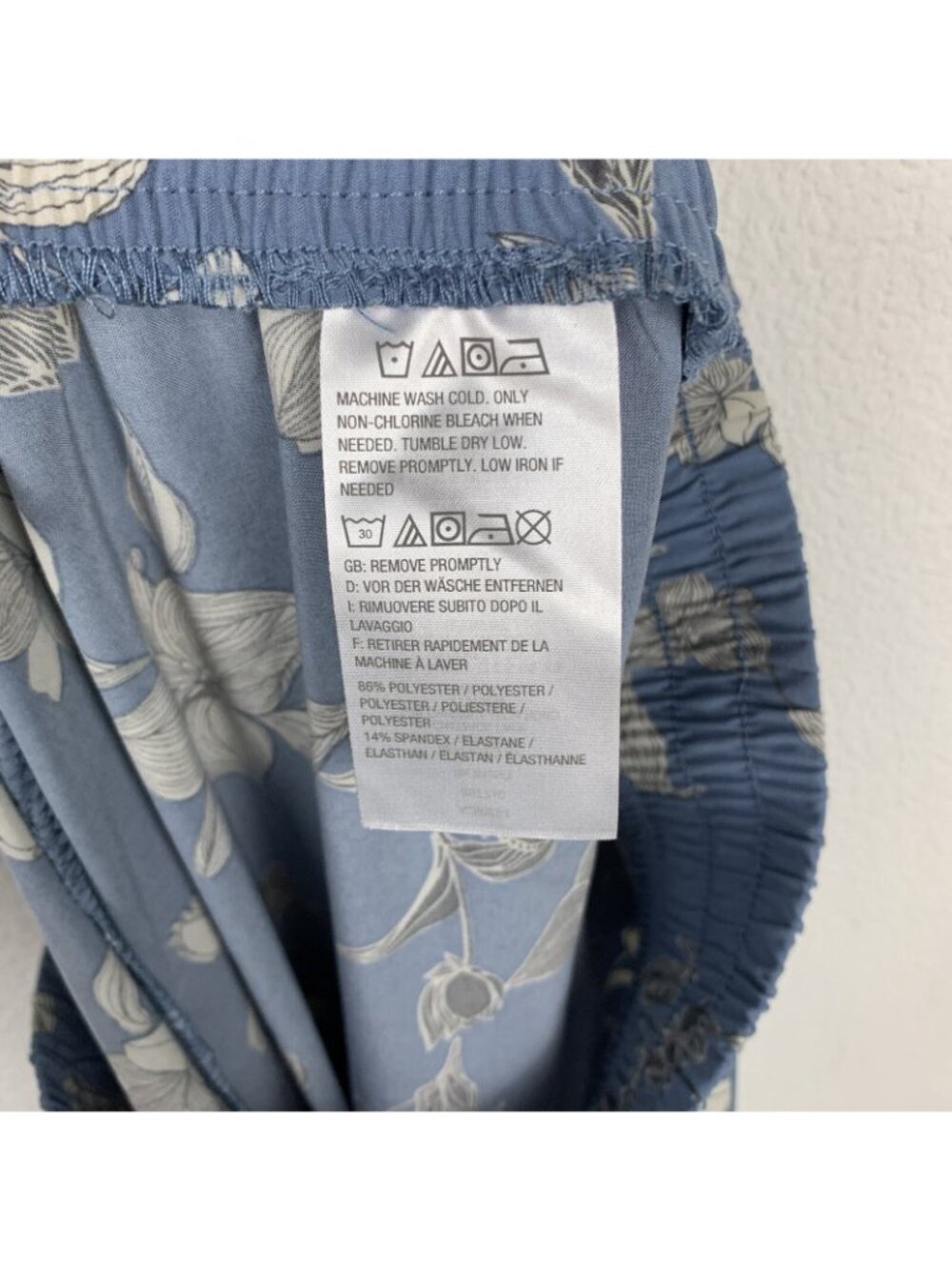 ✨3/$30 LOGO by Lori Goldstein 10 Blue Floral Print Gaucho Cropped Lounge Pants - Picture 6 of 6